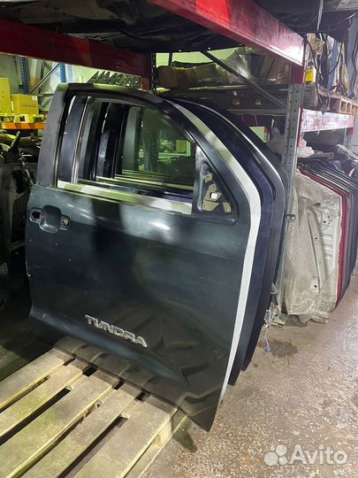 Дверь передняя правая Toyota Tundra