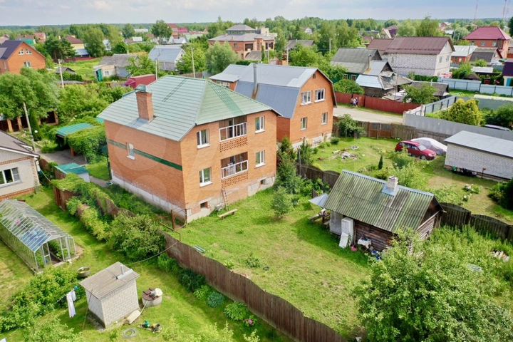 Дом 281 м² на участке 17 сот.