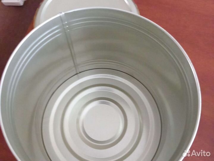 Коробка подарочная.металлическая