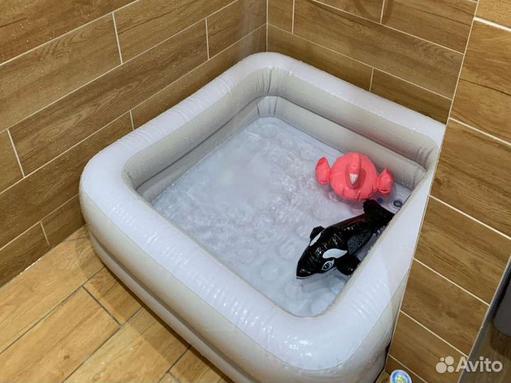 Детский надувной бассейн