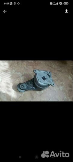 Натяжитель навесного ремня