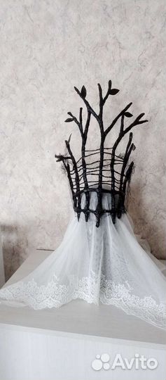 Готическая корона с ветками