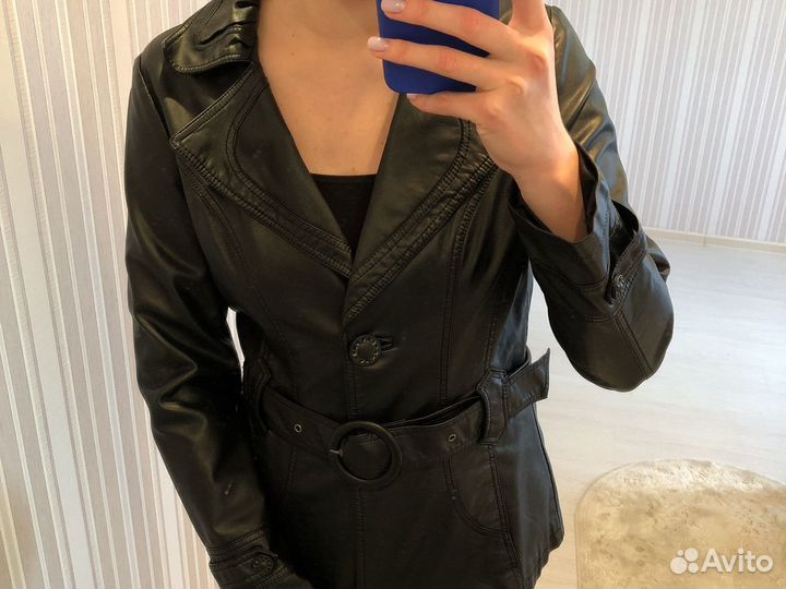 Элегантная куртка из экокожи