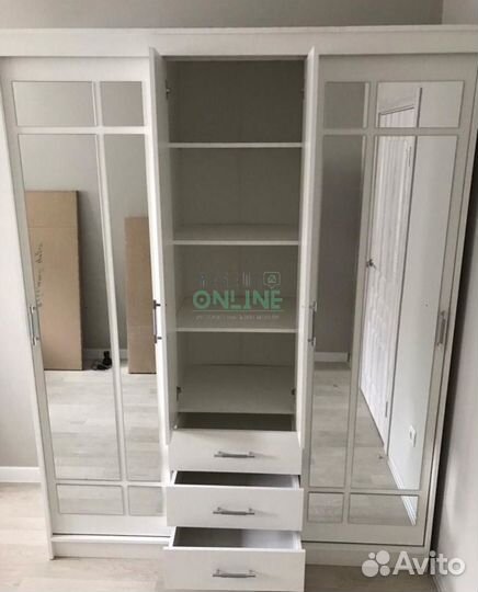 Шкаф купе с зеркалом