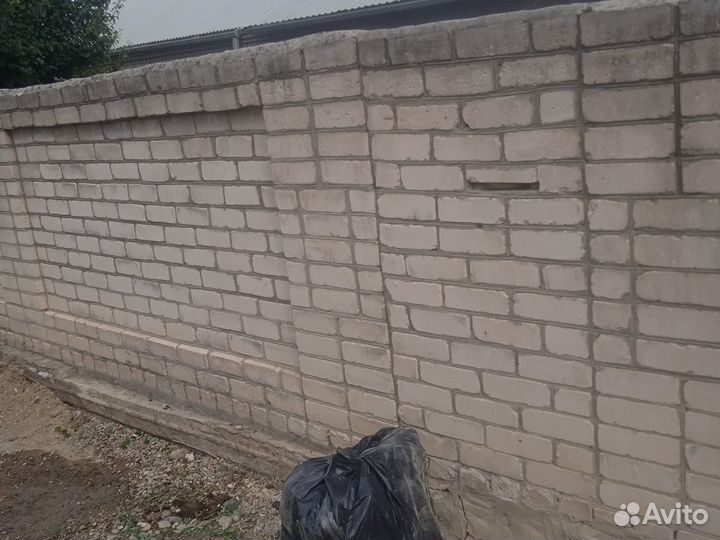 Блок бетонные, кирпич