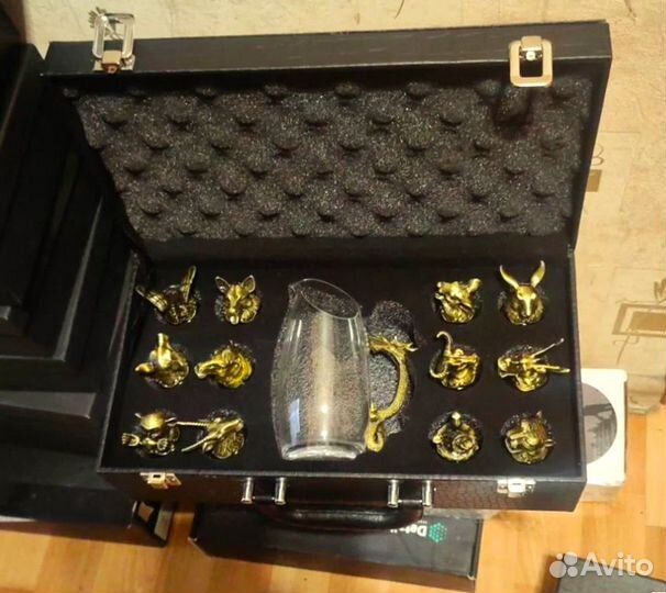 Рюмки перевёртышей в кейсе в коробке новые
