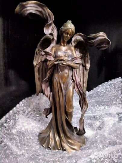 Статуэтка ангел