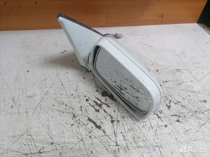 Правое зеркало Nissan Bluebird 14