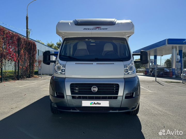 Полуинтегрированный Roller Team T-Line Garage M, 2013