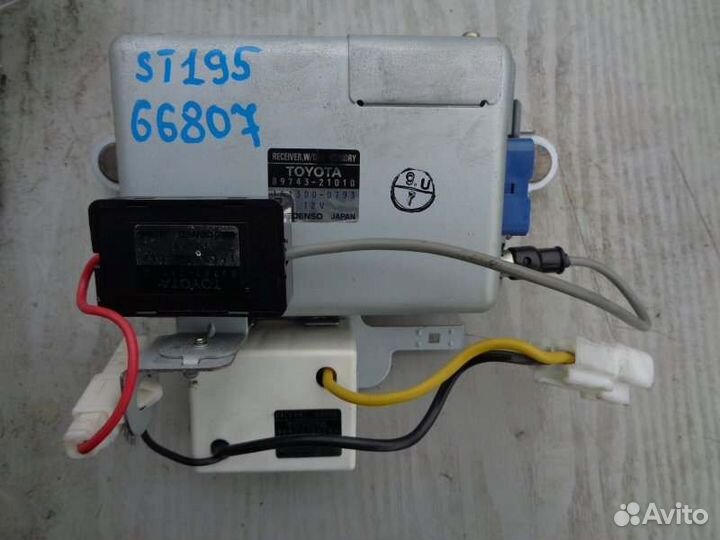Блок управления дверьми Toyota Caldina ST195 3S-GE