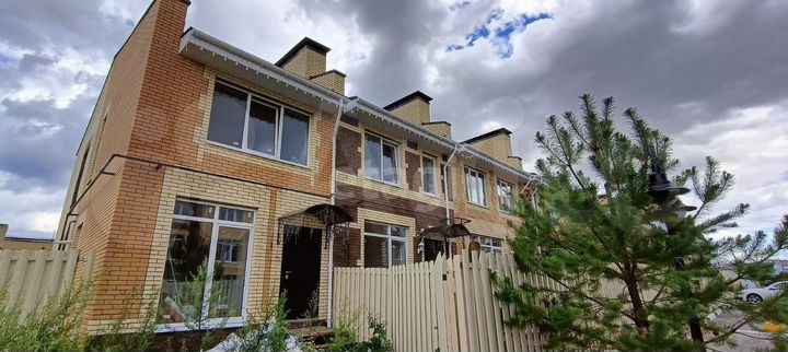 Таунхаус 90 м² на участке 1 сот.