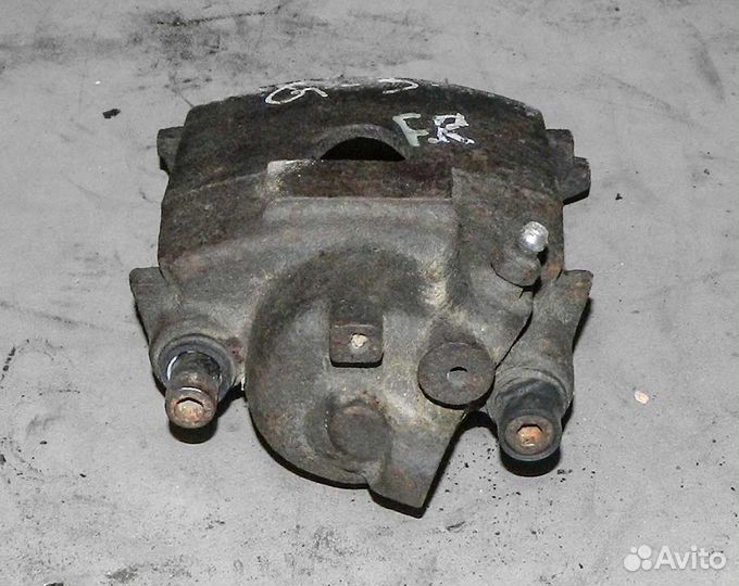 Суппорт тормозной передний правый VW Golf 3 1.8 мо