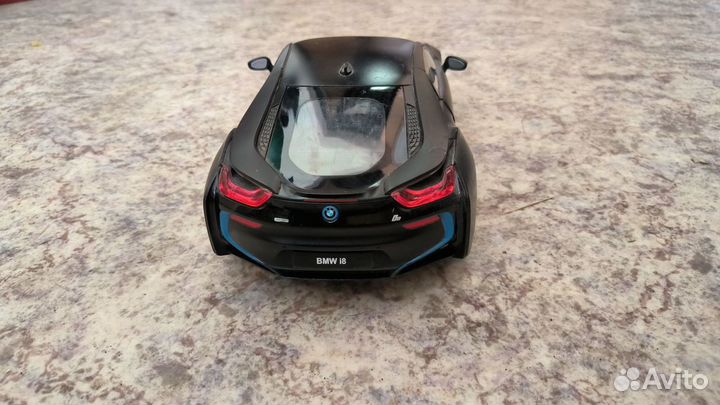 Радиоуправляемая машинка bmw i8