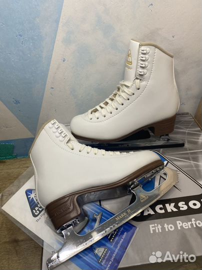 Фигурные коньки Jackson 4C (34-34,5)