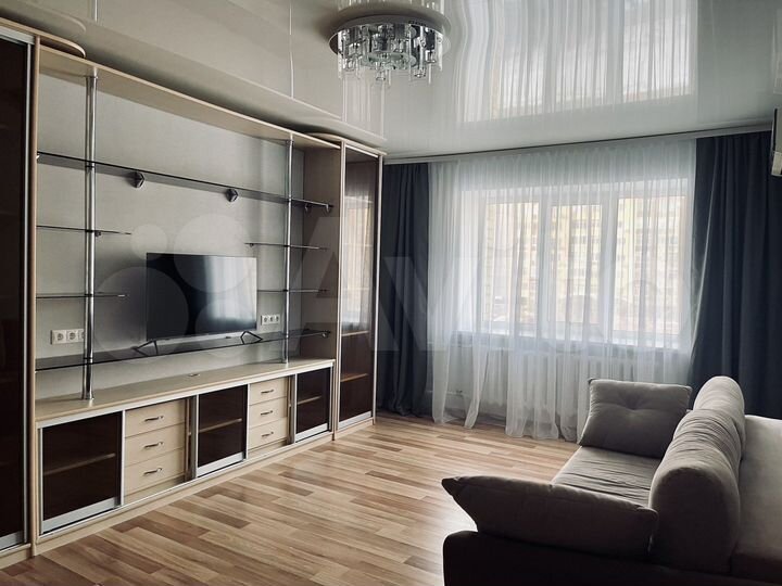 2-к. квартира, 70 м², 3/14 эт.