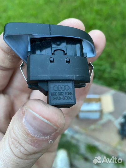 Кнопка двери правая Ауди а4 б8 8KD962108C