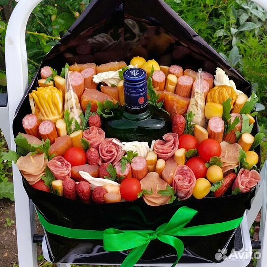 Мужской букет из колбасы