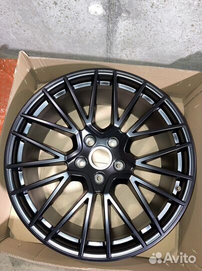 Оригинальный диск R21 на Porsche Cayenne