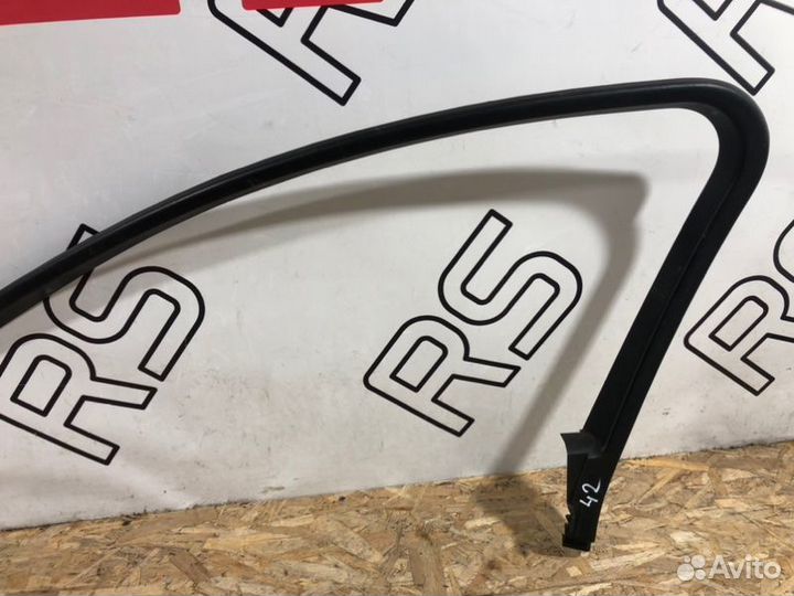 Накладка рамки двери передняя правая Jaguar Xf 1