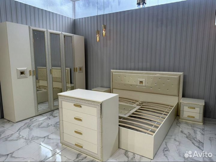 Спальная гарнитура