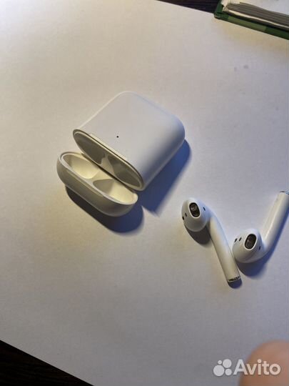 Airpods 2 поколения