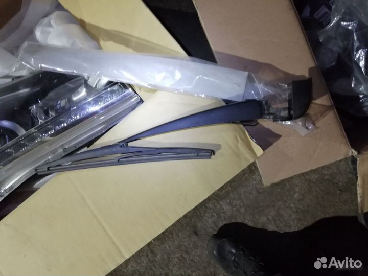 Поводок стеклоочистителя Lexus LX 450d Cruiser 200