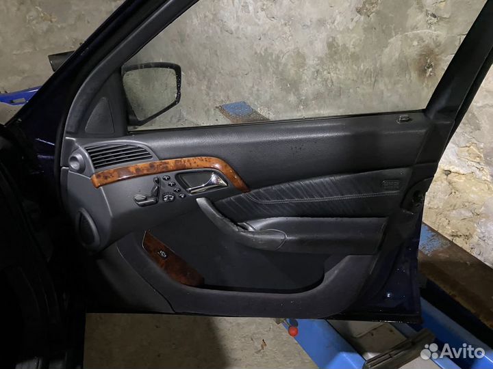 Дверные обшивки Mercedes W220