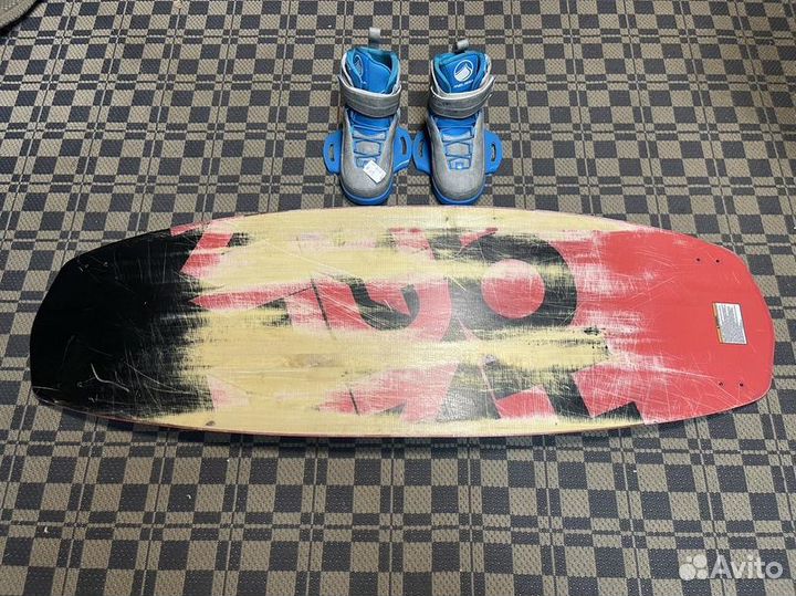 Вейкборд комплект Slingshot 137 + Liquid Force 38
