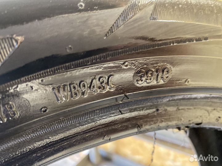 Pirelli Ice Zero 2 235/45 R18 98H