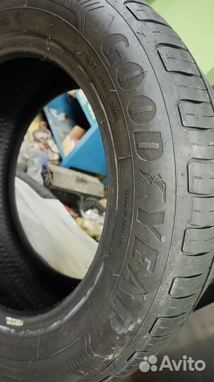 Goodyear EfficientGrip 225/55 R16