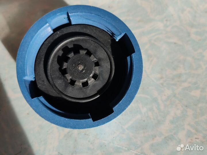 Крышка расширительного бачка уаз,А4,А6, Golf, Polo