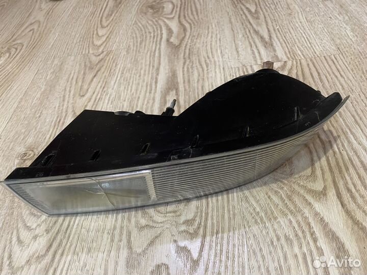 Фара оригинал противотуманная Cadillac Escalade 3