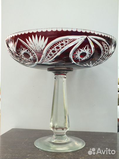 Ваза на ножке марганцовое стекло фруктовница