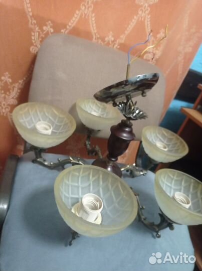 Люстра в зал б. у