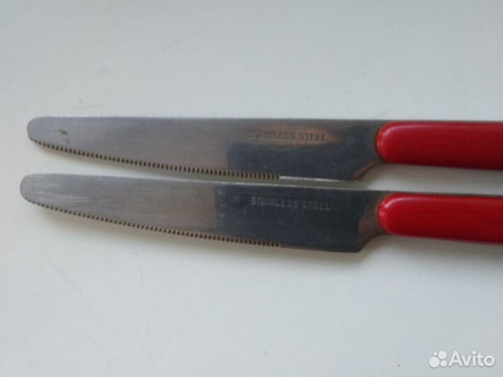 Ножи столовые красный 2 шт б/у