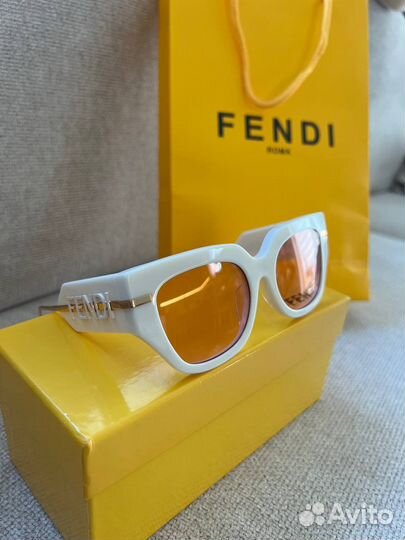 Очки fendi белые