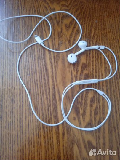 Наушники для iPhone проводные