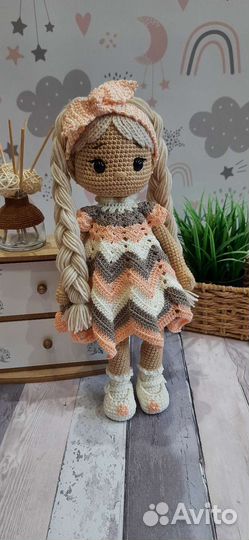 Вязаная куколка ручной работы