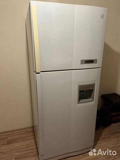 Холодильник на запчасти