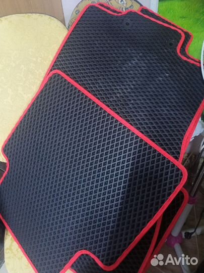 Коврики в салон автомобиля