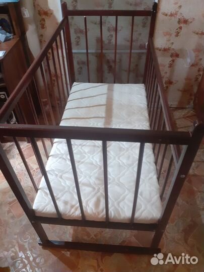 Детская кроватка