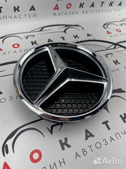 Значок в решетку Mercedes Стандарт Черный Глянцевы