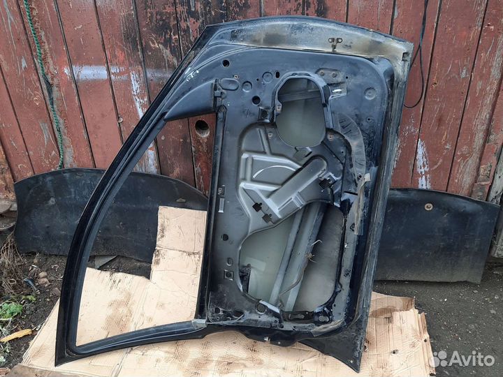 Передняя левая дверь chrysler cirrus