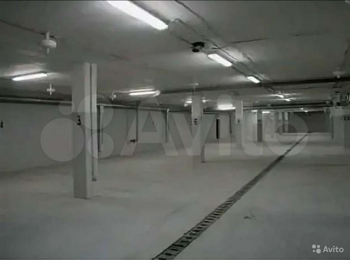 Машиноместо, 16 м²