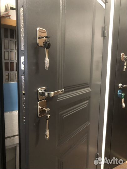 Входная дверь