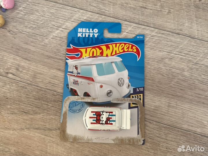 Машинка hello kitty hot whels