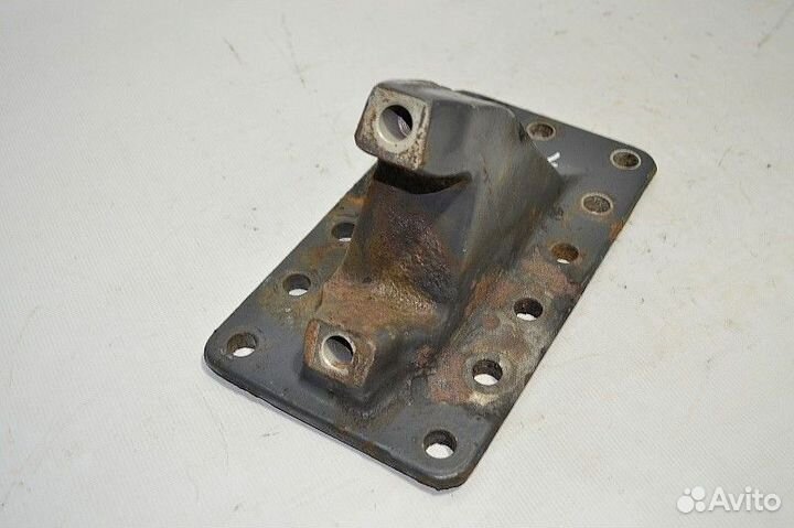 Кронштейн V образной тяги, правый volvo FH (01.12)