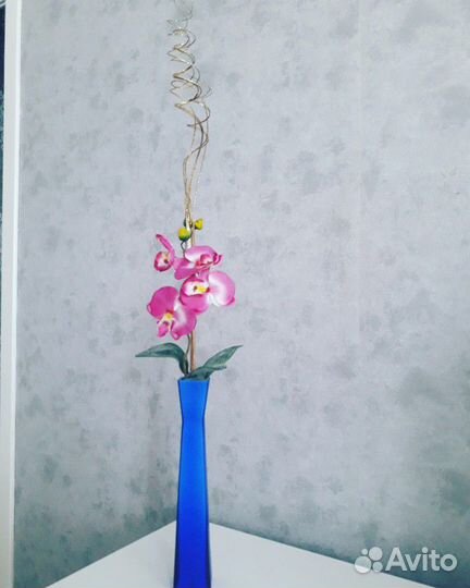 Композиция в стеклянной вазе