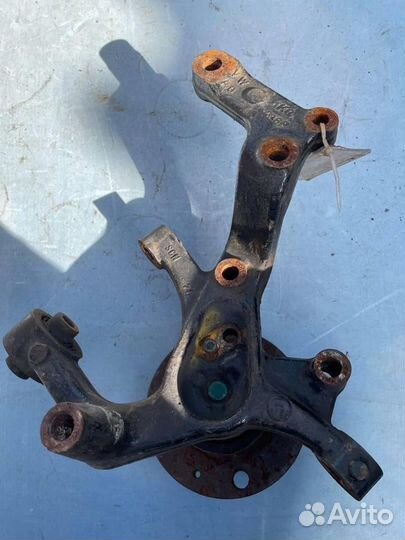 Кулак поворотный задний правый 1K0505436P