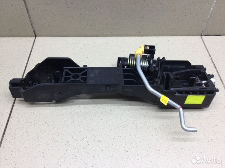 Кронштейн ручки передний правый Kia Ceed универсал